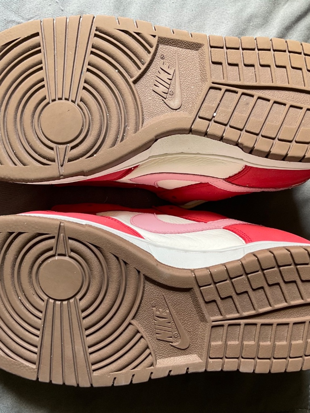 NIKES - Picture 2 of 5